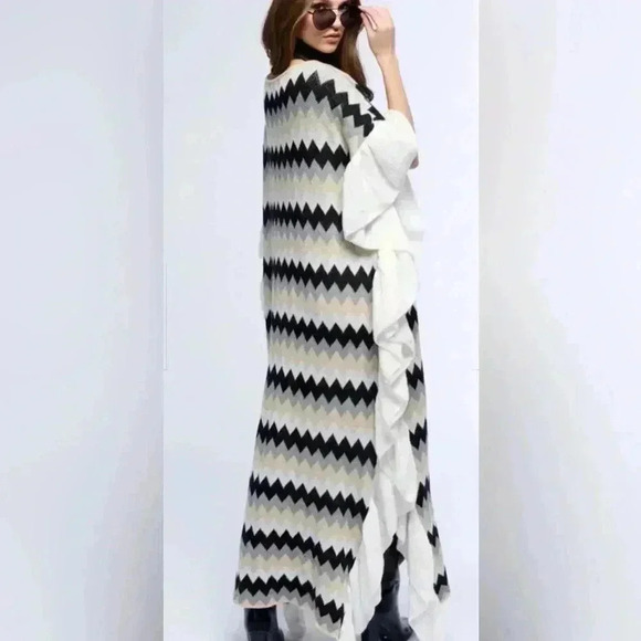 AKIRA Black and White Maxi Dress - Picture 6 of 7